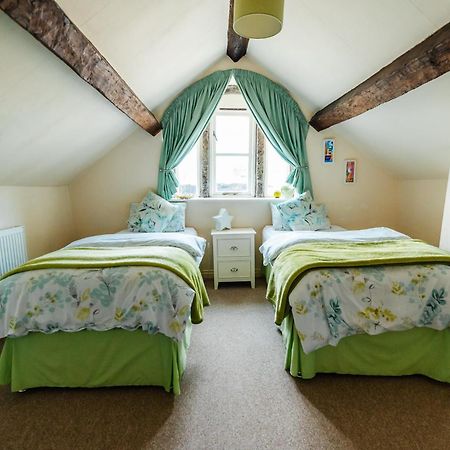 Langs Hall Leyland Eksteriør billede